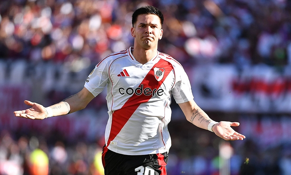 Franco Mastantuono festejando su gol contra Boca Juniors