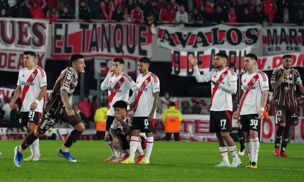 River eliminado en penales contra Platense