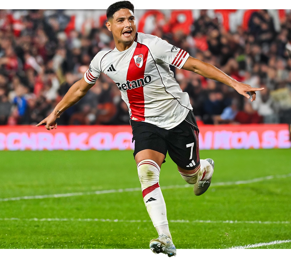 Maxi Salas festejando su primer gol en River