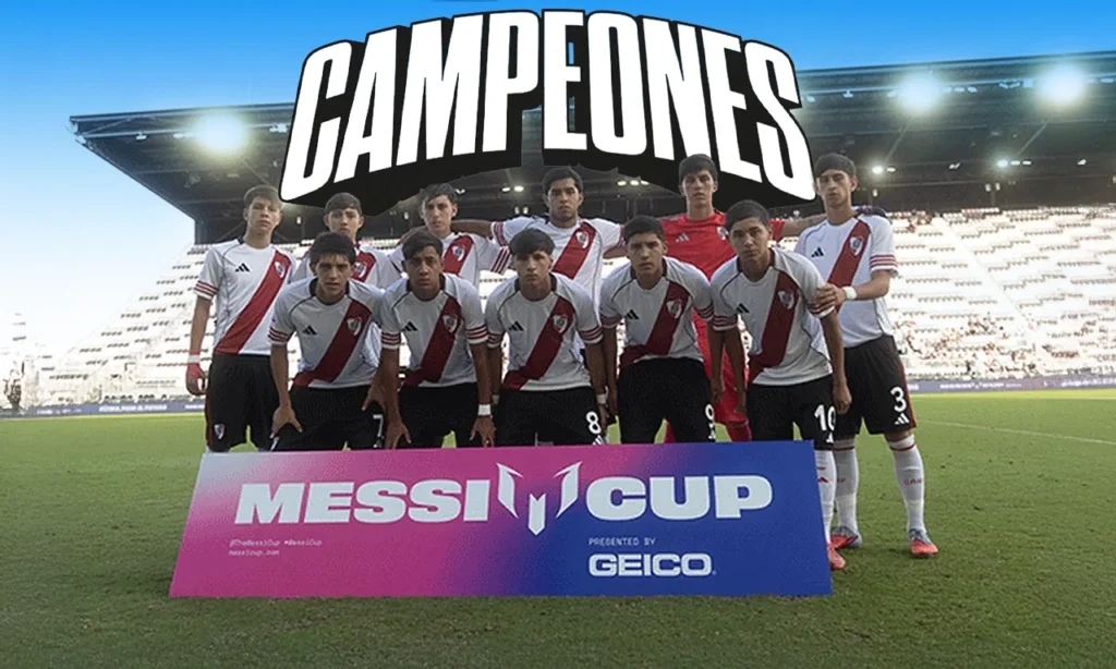 equipo juvenil de River Plate campeón de la Messi Cup