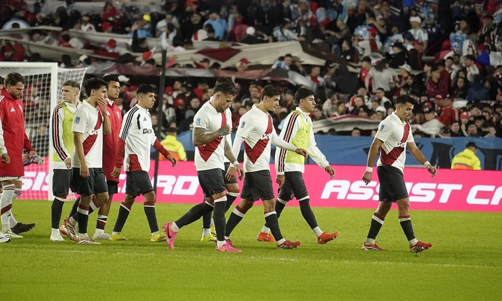 River se retira derrotado frenta a Barracas Central